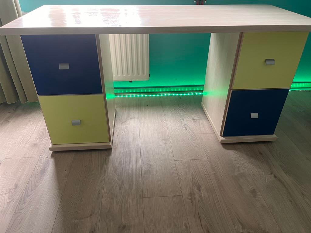 Bureau voor kamer kind, gebruikt maar nog in goede staat!, Ophalen, Opbergruimte, Gebruikt, Hout