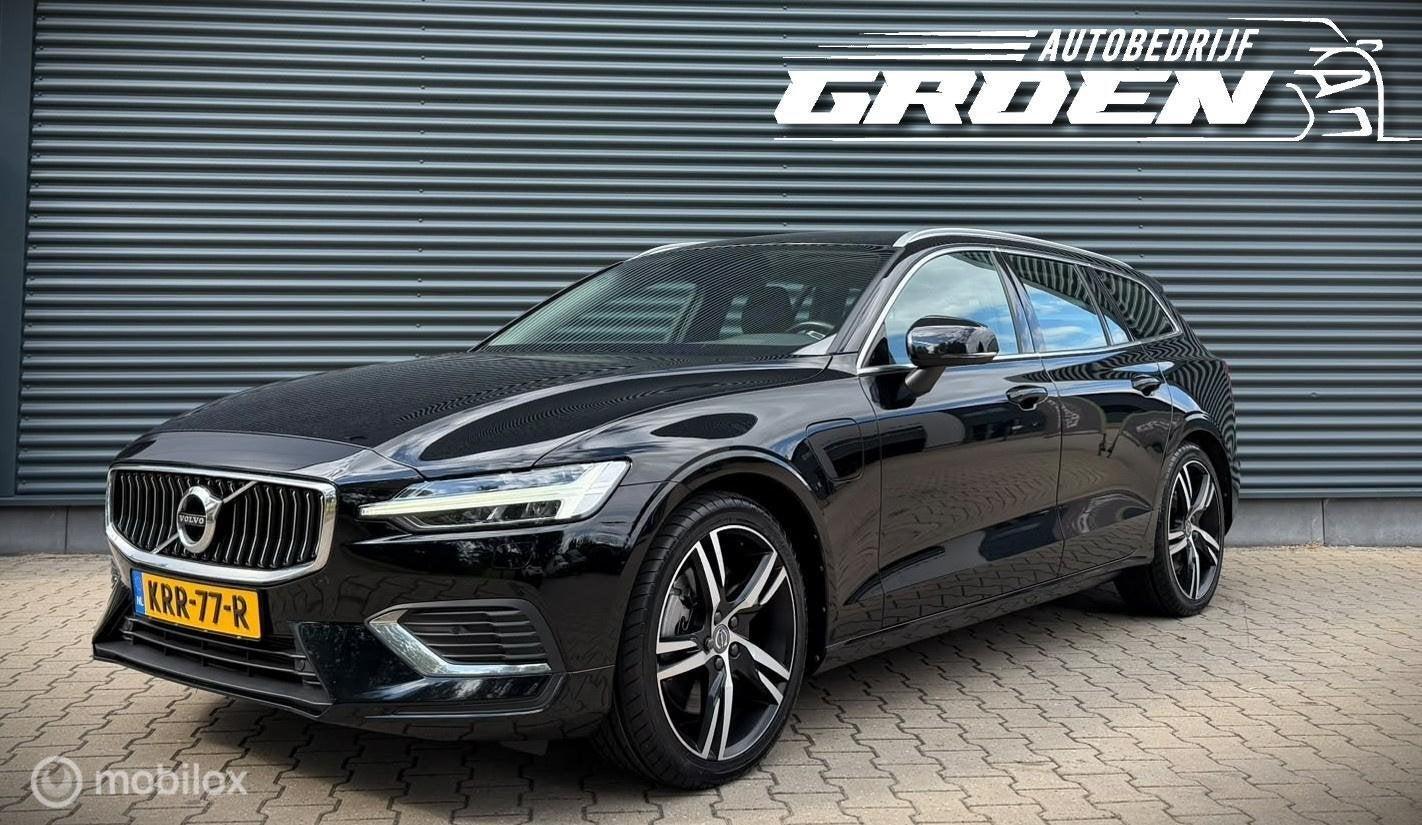 Volvo V60 2.0 T6 Recharge AWD Inscription, Gebruikt, Euro 6, 4 cilinders, Zwart