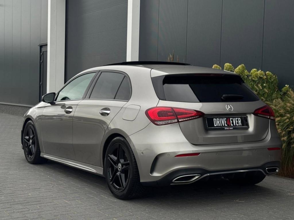 Mercedes-Benz A-klasse 220 AMG M2020 PANO NAVI CAMERA PDC SP, Auto's, Automaat, Gebruikt, Bedrijf, Zilver of Grijs