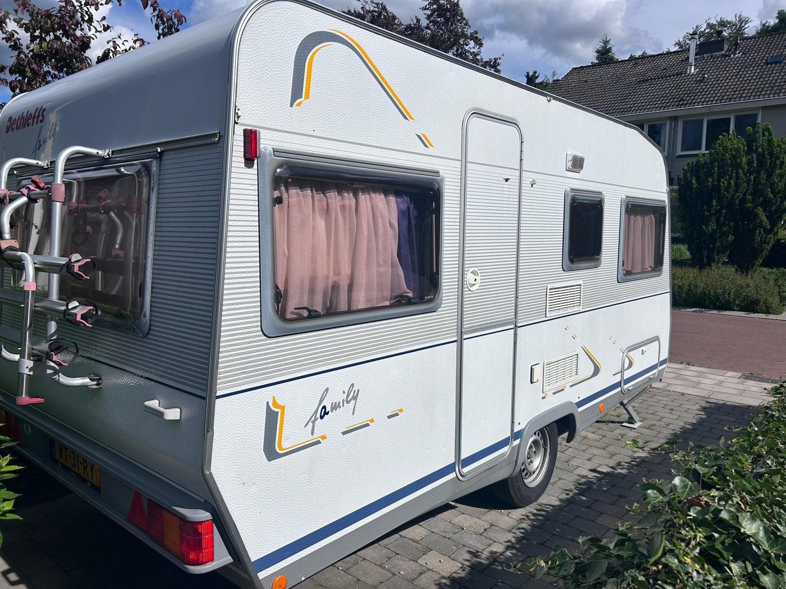 Dethleffs Family Caravan met stapelbed en fietsenrek, Caravans en Kamperen, Stapelbed, Kleine zit, 750 - 1000 kg, Particulier