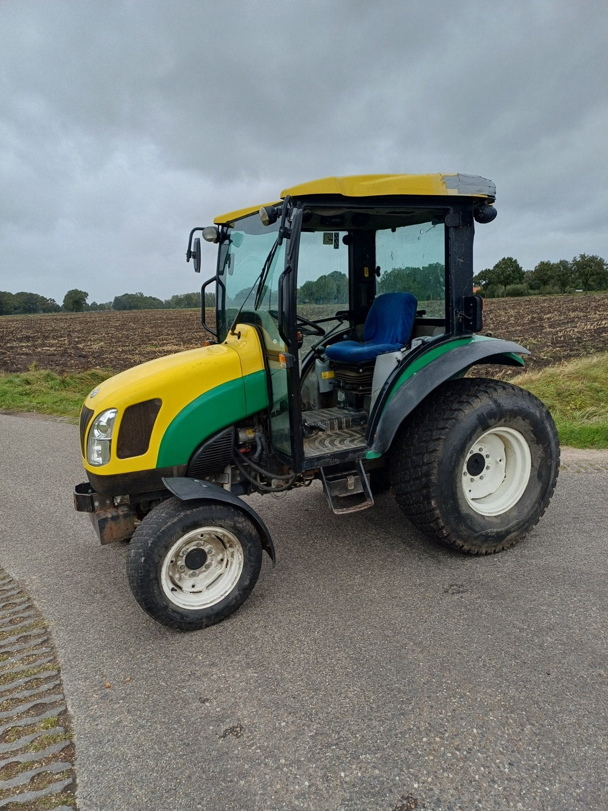 New holland boomer Airco 3050, Gebruikt, 2500 tot 5000, Ophalen of Verzenden, Tot 80 Pk