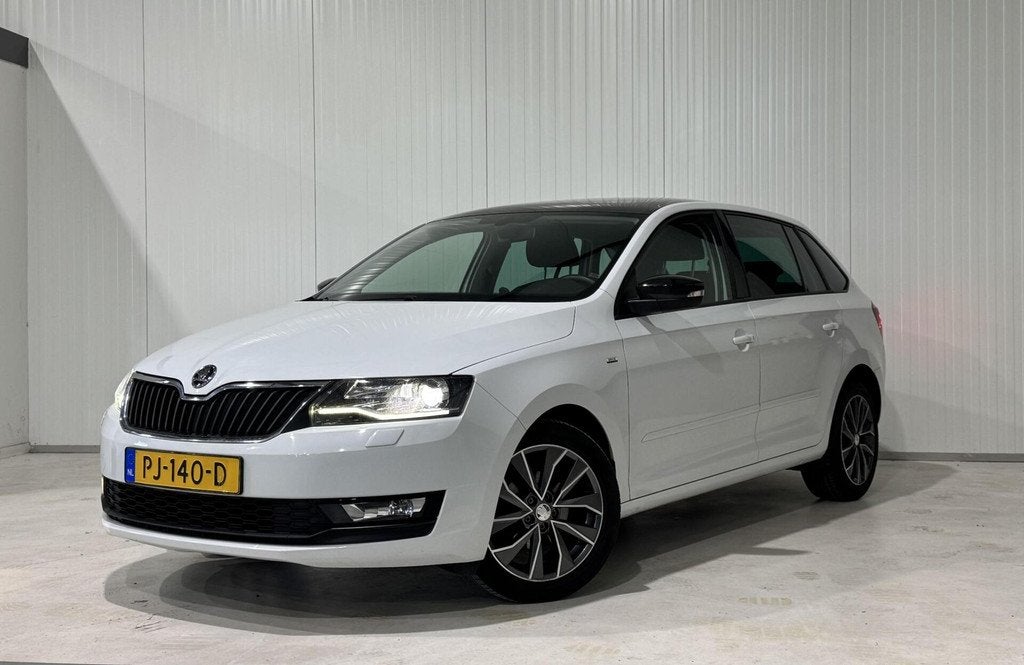Skoda Rapid Spaceback 1.0 TSI |TREKHAAK|CARPLAY PANORAMADAK, Auto's, Skoda, Gebruikt, Euro 6, 95 pk, Met garantie (alle)