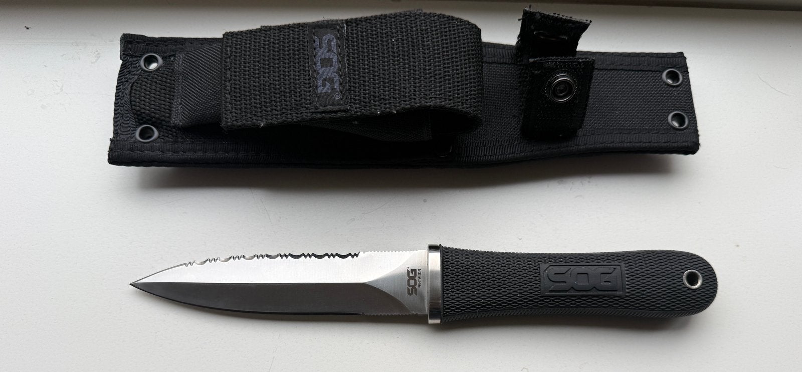 SOG Pentagon S14-N Inclusief doos & originele schede, Ophalen of Verzenden, Landmacht, Amerika, Mes of Dolk