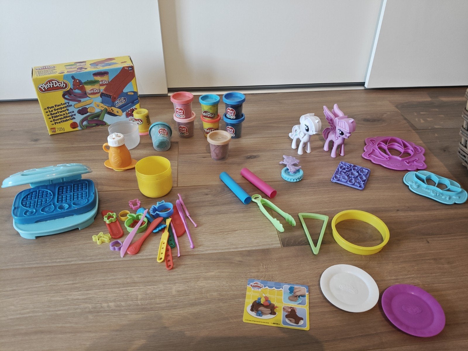 Grote Play-Doh set met wafelijzer, My Little Pony en accesso, Ophalen of Verzenden, Gebruikt, Knutselen