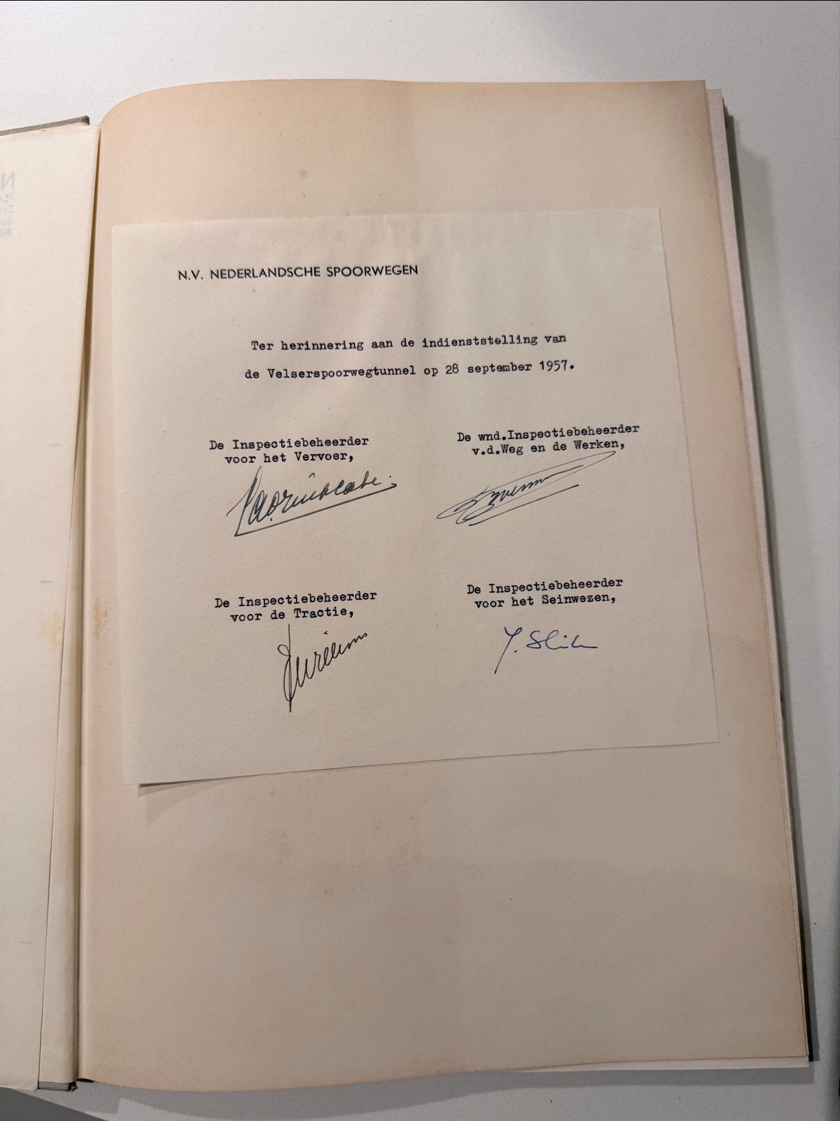 Uniek NS Spoorwegen Memorabilia - Boek Velsertunnel 1957, Ophalen of Verzenden, Gebruikt, Trein, Boek of Tijdschrift