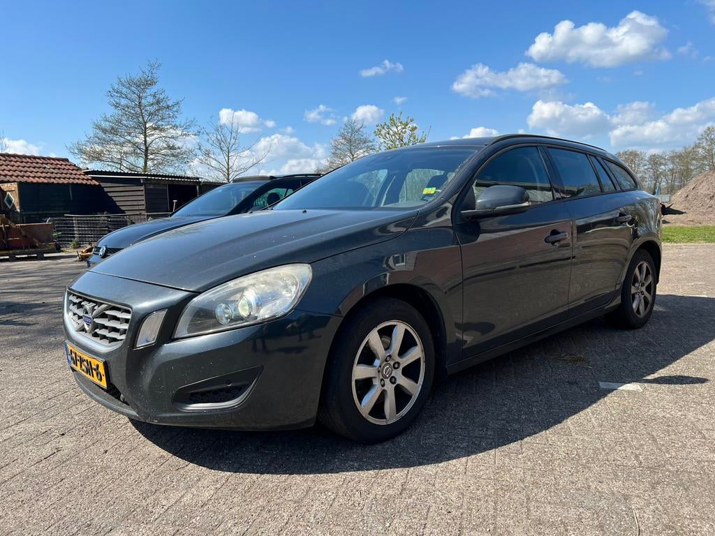Volvo V60 2.0 D3 2012 Grijs, Auto's, Volvo, Particulier, V60, Diesel, Euro 5, B, Stationwagon, Handgeschakeld, Geïmporteerd, Zilver of Grijs