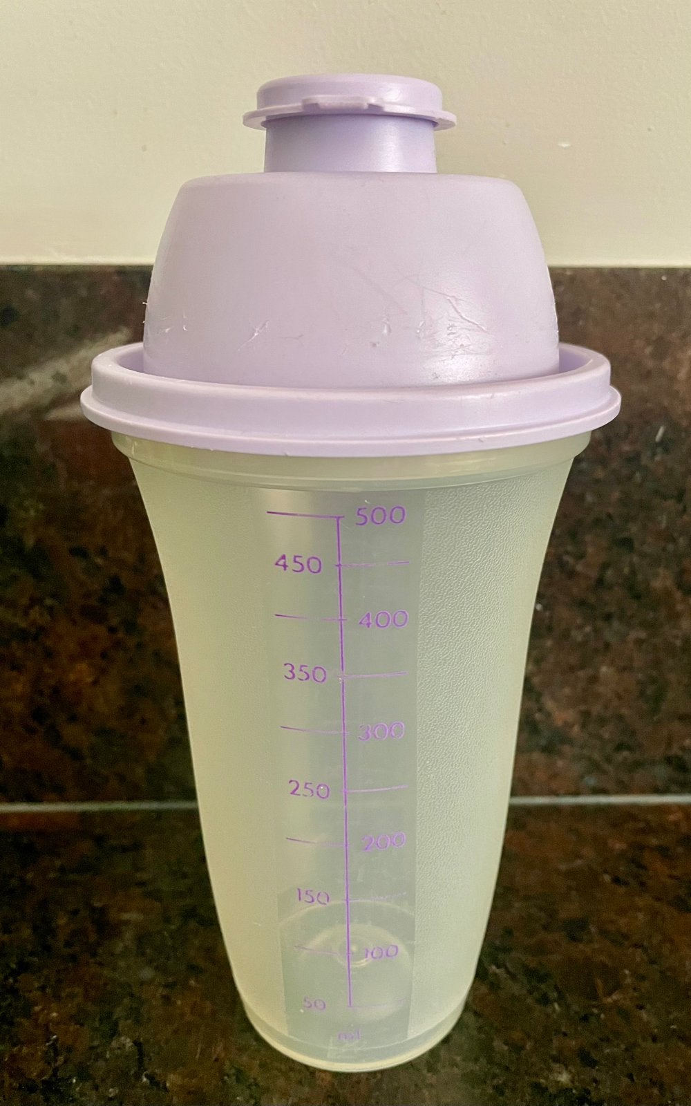 Tupperware Shaker 500 ml - Paars/transparant, Gebruikt, Paars, Ophalen of Verzenden, Met deksel