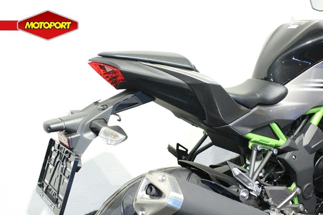 Kawasaki Ninja 125 ABS, Bedrijf, Sport