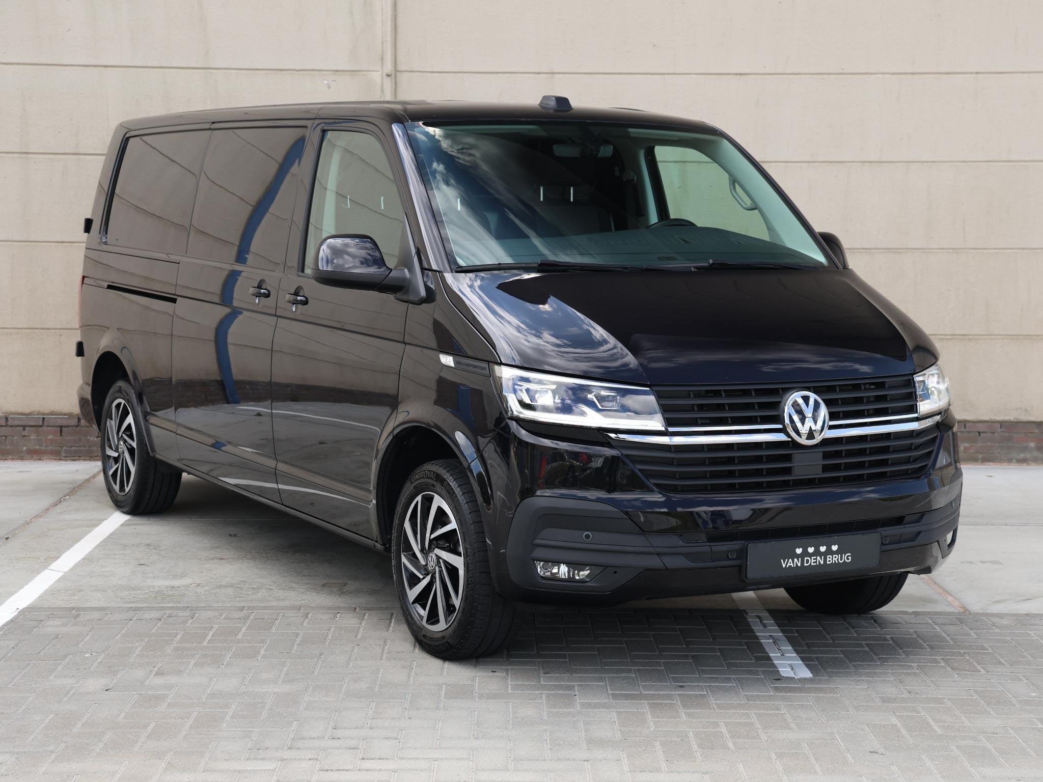 Volkswagen Transporter 2.0 TDI 150 pk DSG L2H1 Highline | Na, Auto's, Bestelauto's, Stof, Gebruikt, 4 cilinders, 150 pk