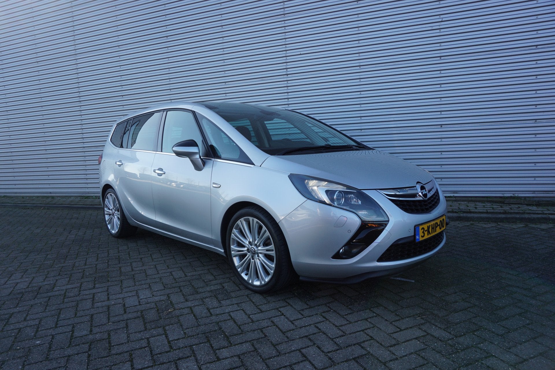 Opel Zafira Tourer 1.4 Cosmo 7persoons - Airco / Navi / Crui, Auto's, Euro 5, Stof, 4 cilinders, 7 stoelen