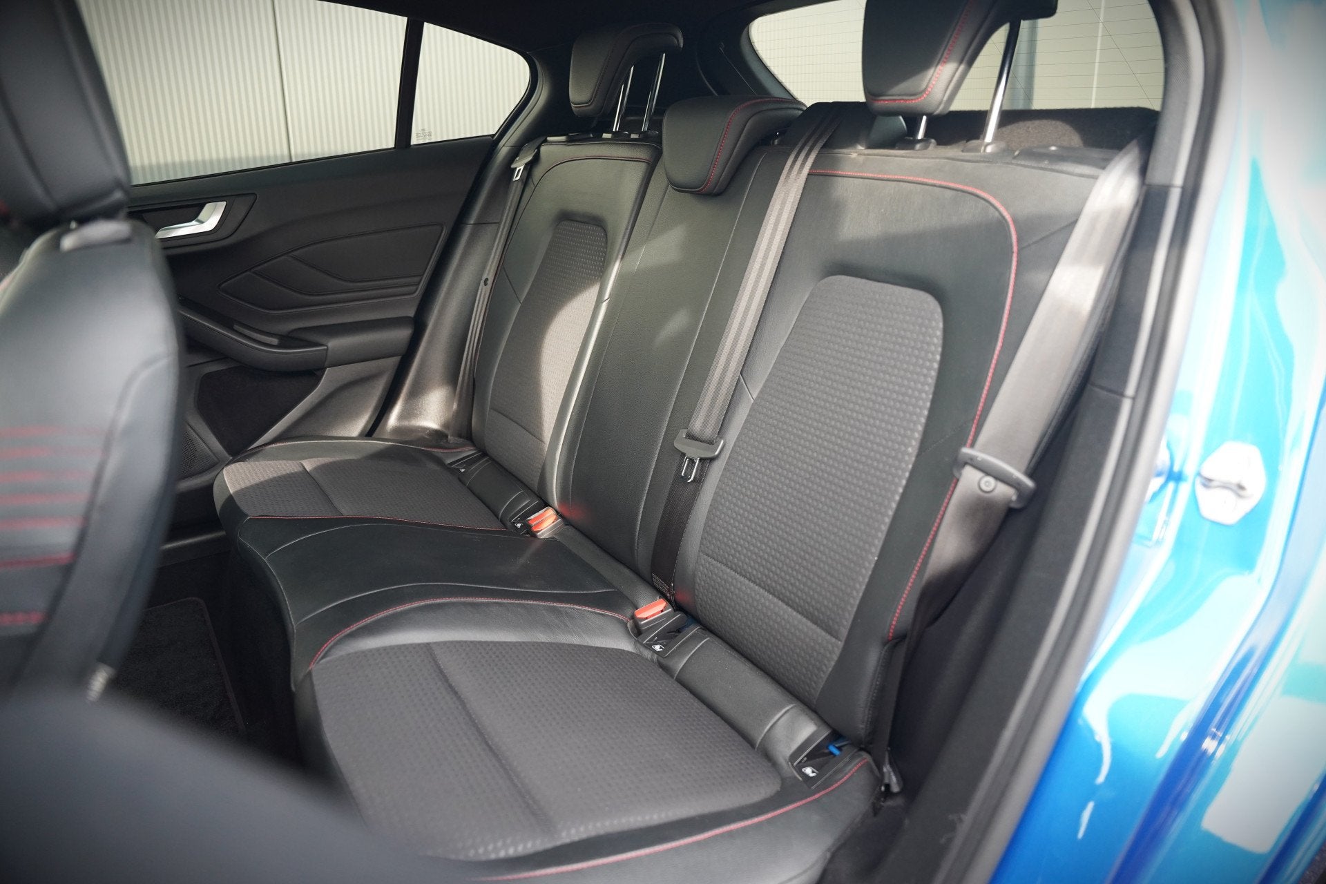 Foto 57 van Ford Focus 1.0 EcoBoost ST Line Business | Panoramadak | Ban