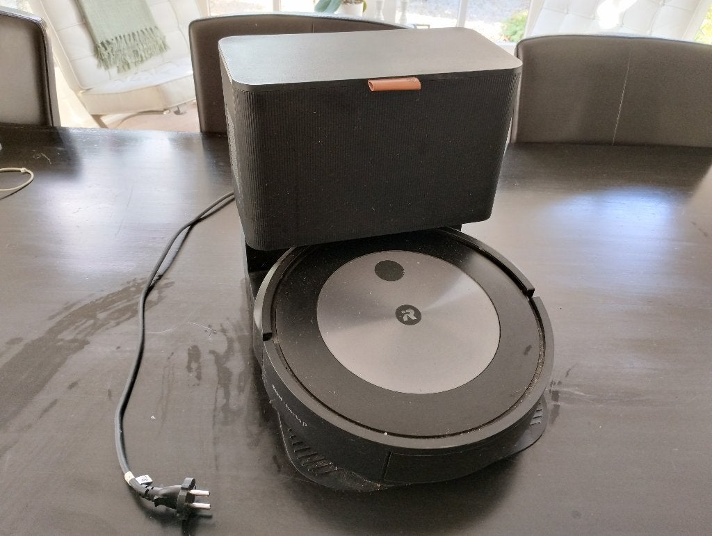 iRobot Roomba j7 Robotstofzuiger met zelflegende basis, Witgoed en Apparatuur, Gebruikt, IRobot, Robotstofzuiger, Bedienbaar via app