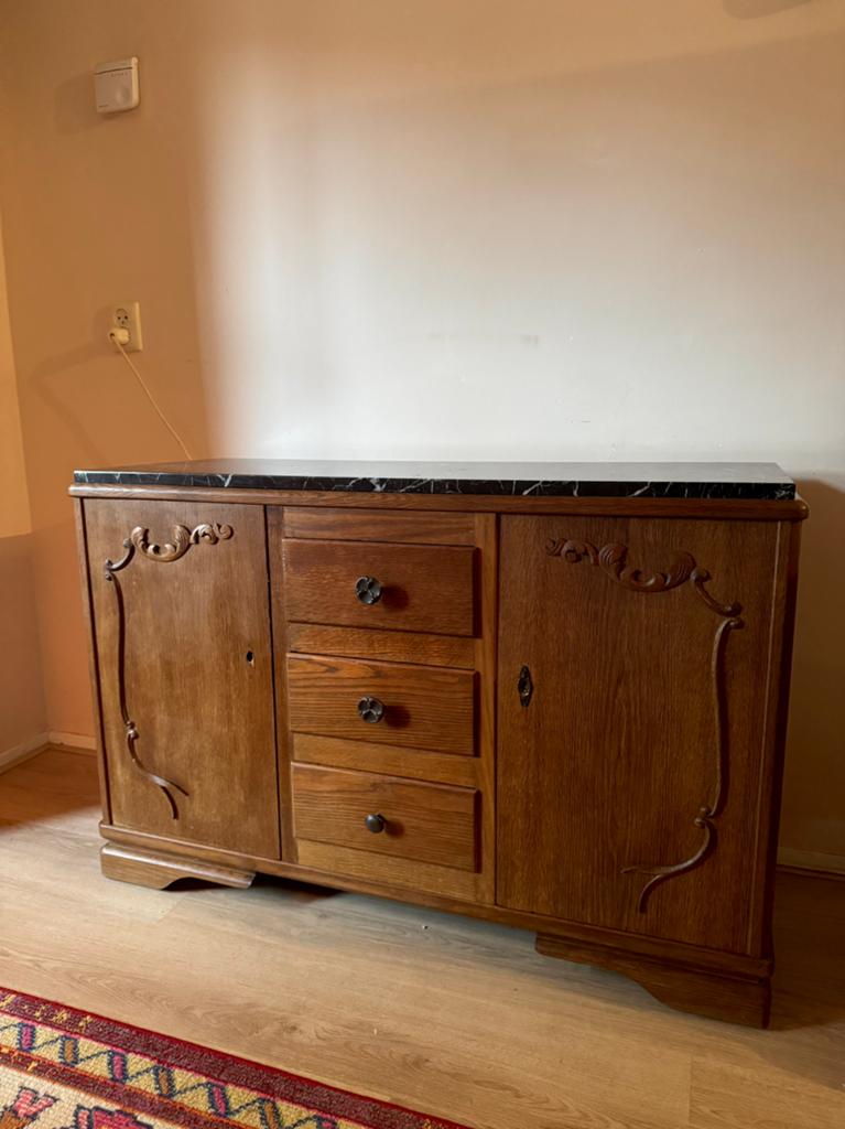 Franse antieke dressoir met donker marmeren blad, Huis en Inrichting, Kasten | Dressoirs, Ophalen, Gebruikt, 25 tot 50 cm, 100 tot 150 cm