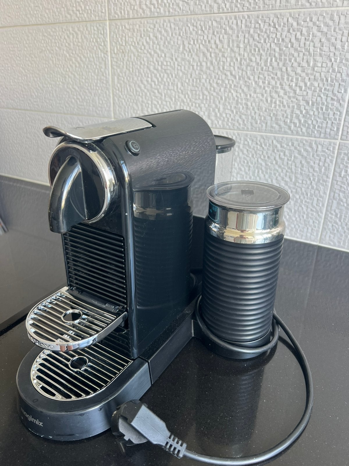 Nespresso Magimix met melkopschuimer, Ophalen, Afneembaar waterreservoir, Gebruikt, Espresso apparaat