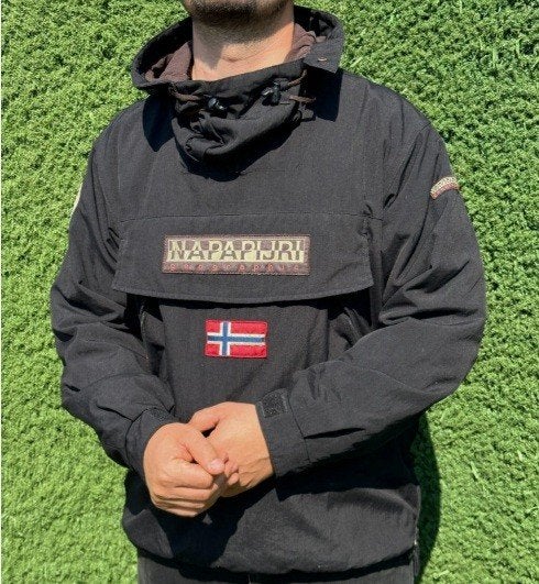 Napapijri skidoo winterjas jas jack skijas S zwart zwarte, Zwart, Ophalen of Verzenden, Zo goed als nieuw, Napapijri
