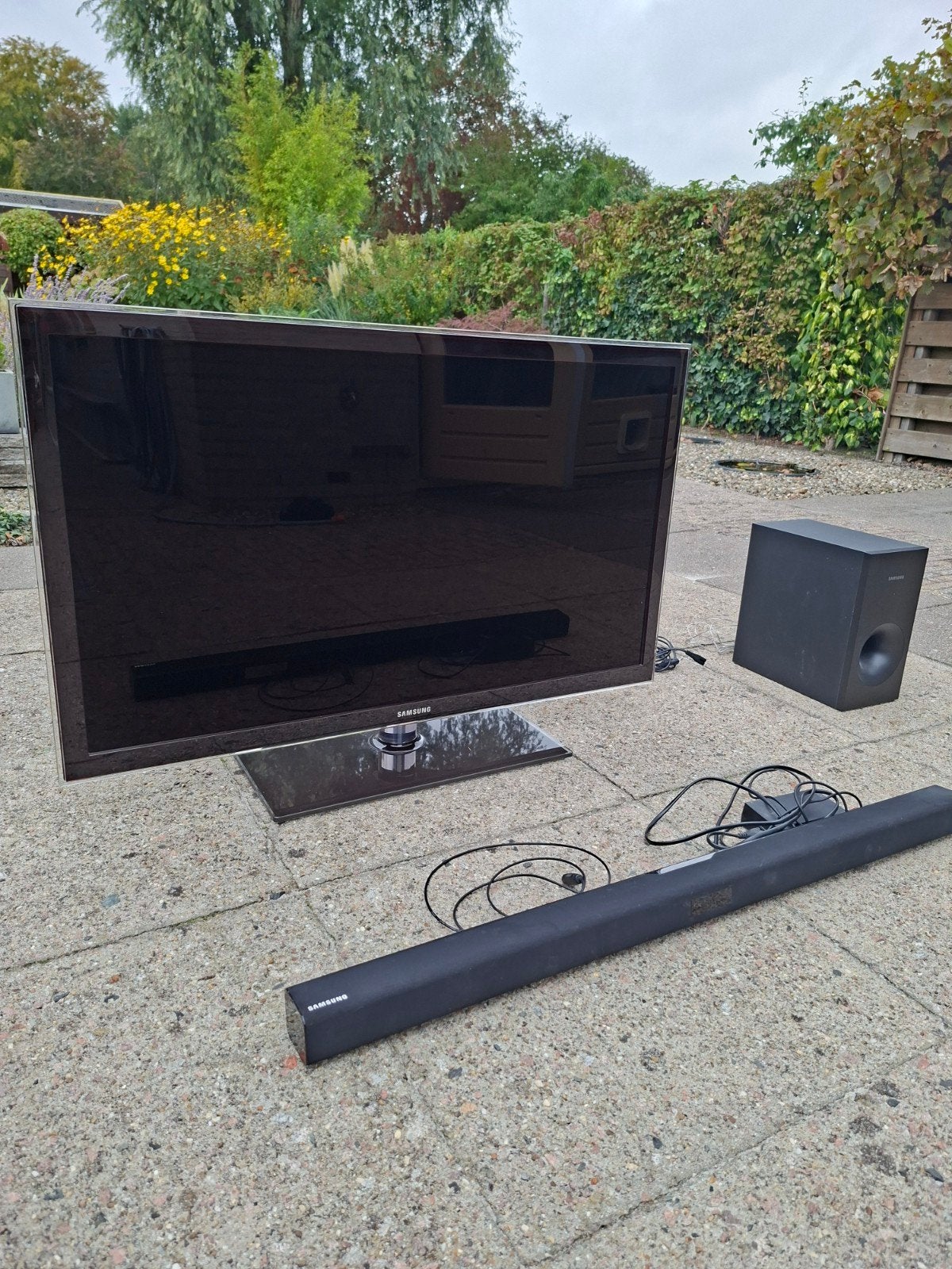 Foto 5 van Samsung tv + Samsung Soundbar
