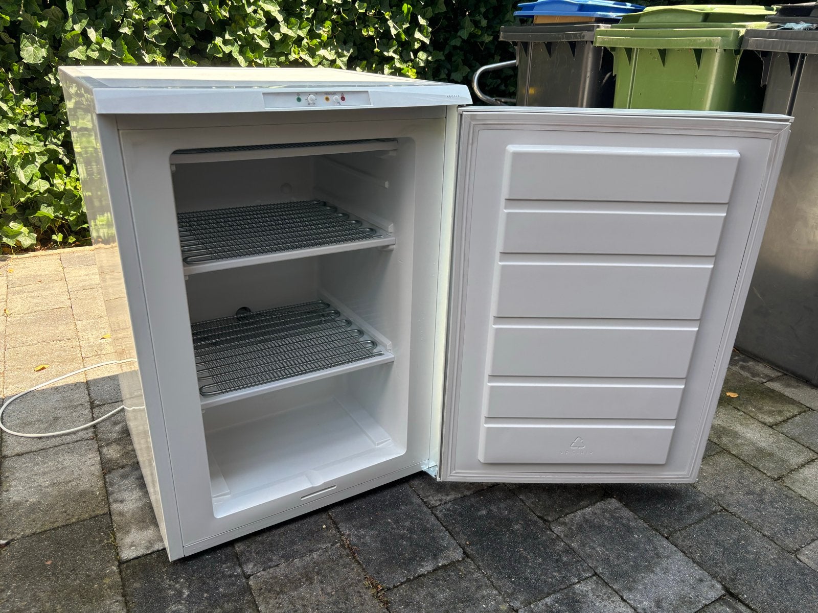 AEG Vrijstaande Vrieskast - Compact en Efficiënt, Gebruikt, Ophalen, Vrieskast, 85 tot 120 cm