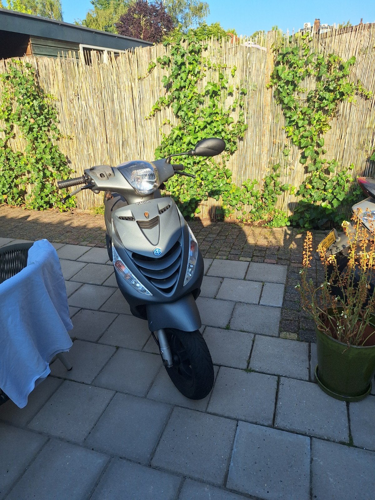 Piaggio zip 2017 4t 2e eigenaar, Fietsen en Brommers, Scooters | Piaggio, Ophalen, Zo goed als nieuw, Benzine, Zip