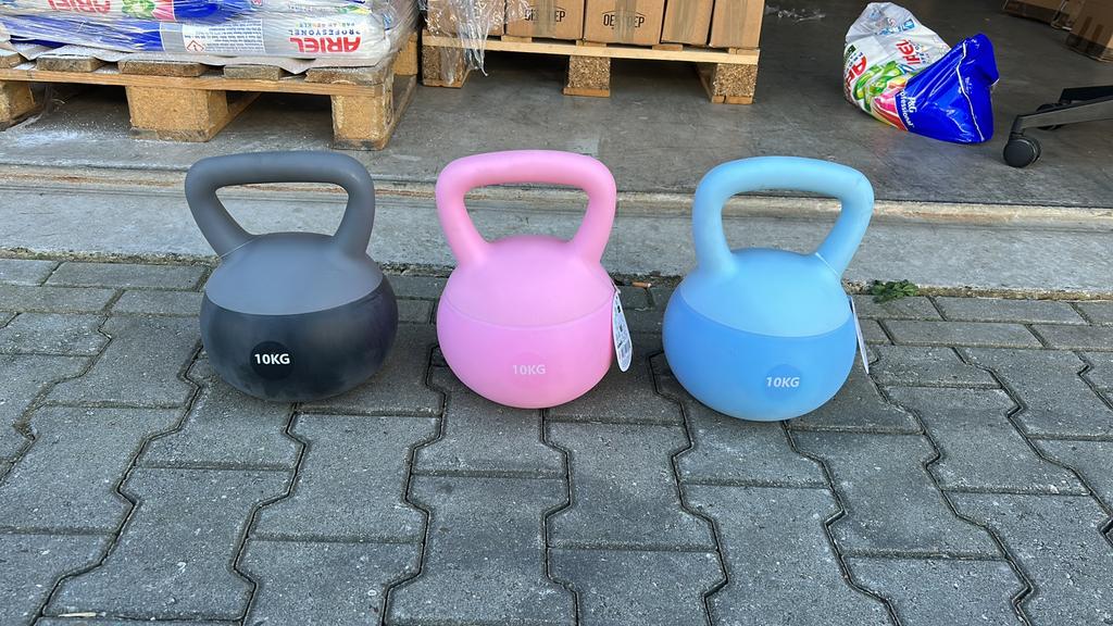 Kettlebell 3 stuks 3 kleuren €30, Ophalen of Verzenden, Nieuw, Kettlebell