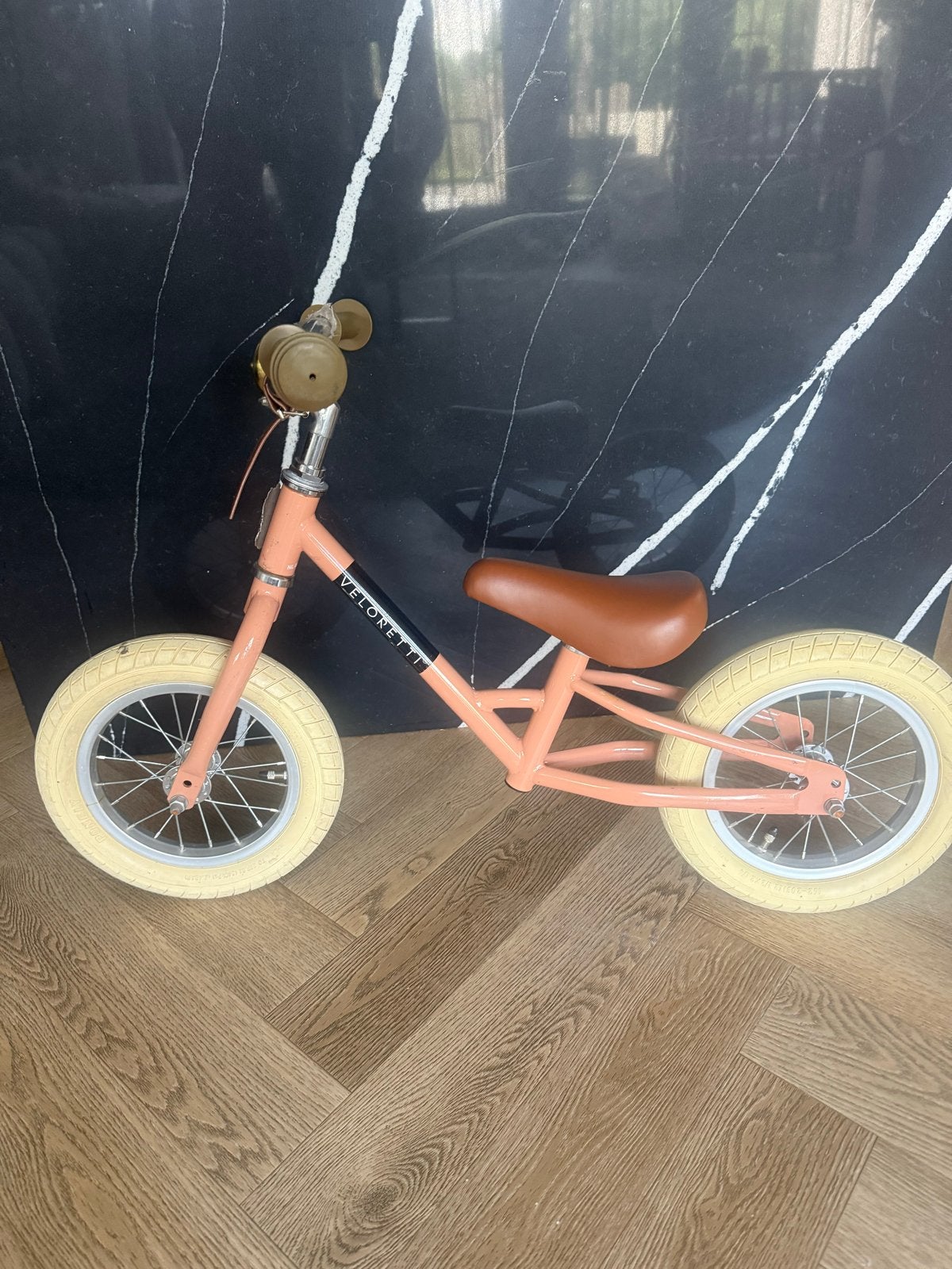 Veloretti loopfiets - Roze met bruin zadel, Ophalen, Gebruikt, Loopfiets
