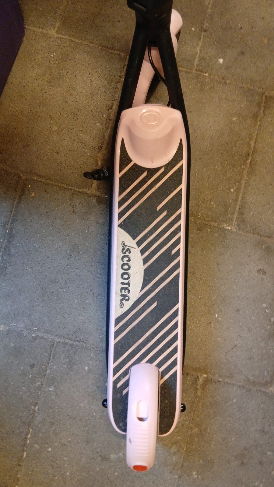 Roze elektrische step met LED verlichting, Fietsen en Brommers, Ophalen, Gebruikt, Elektrische step (E-scooter), Onbekend
