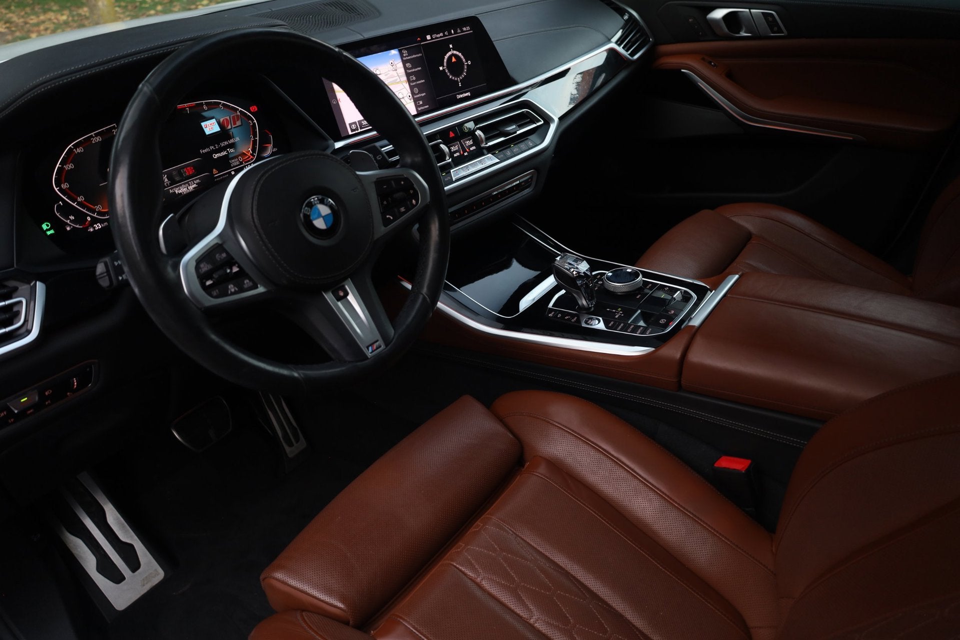 BMW X5 XDrive40i High Executive 7-Persoons Aut. | M-Pakket |, Auto's, Dealer onderhouden, Gebruikt, 138 €/maand, 7 stoelen