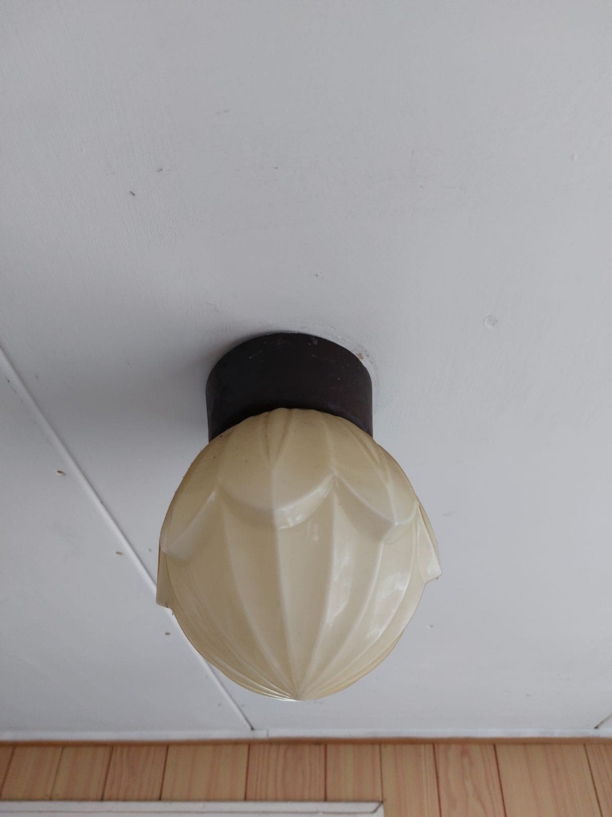 Vintage plafondlamp met melkglas kap, Ophalen of Verzenden