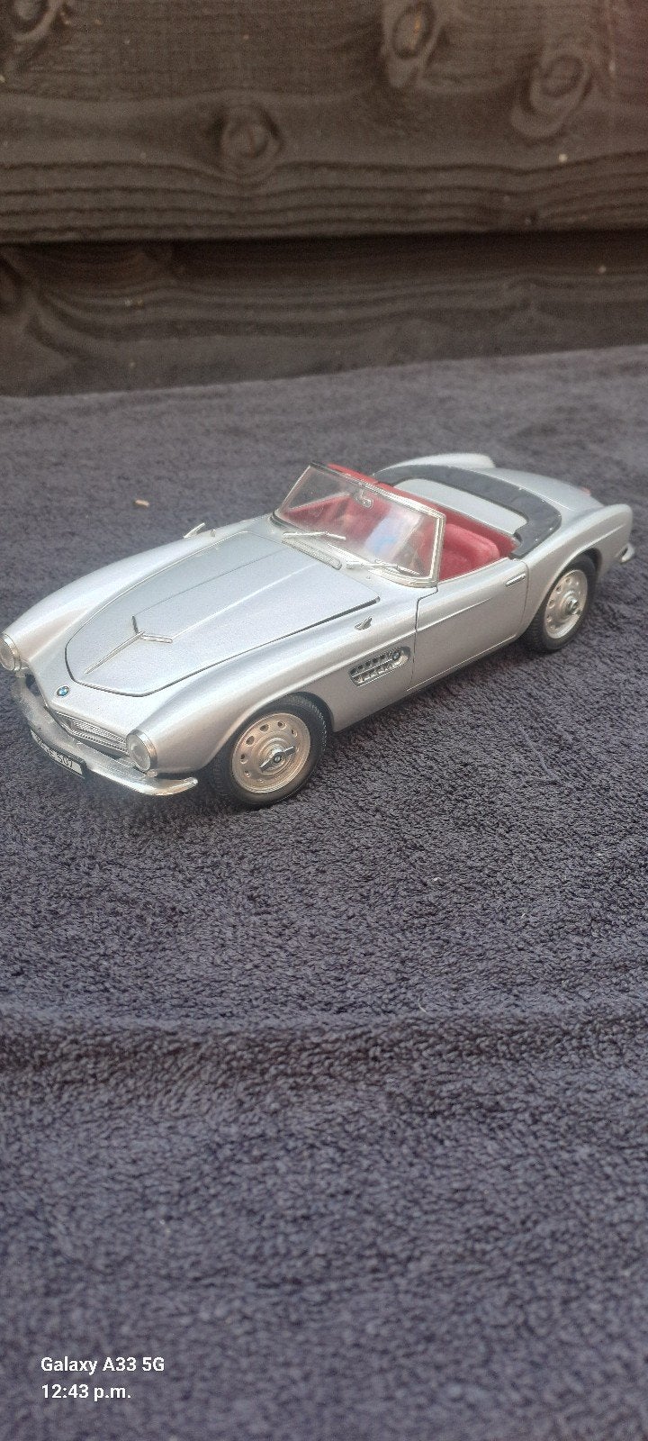mooie bmw schaal 1:18 kleur grijs in top staat, Hobby en Vrije tijd, Modelauto's | 1:18, Ophalen of Verzenden, Zo goed als nieuw