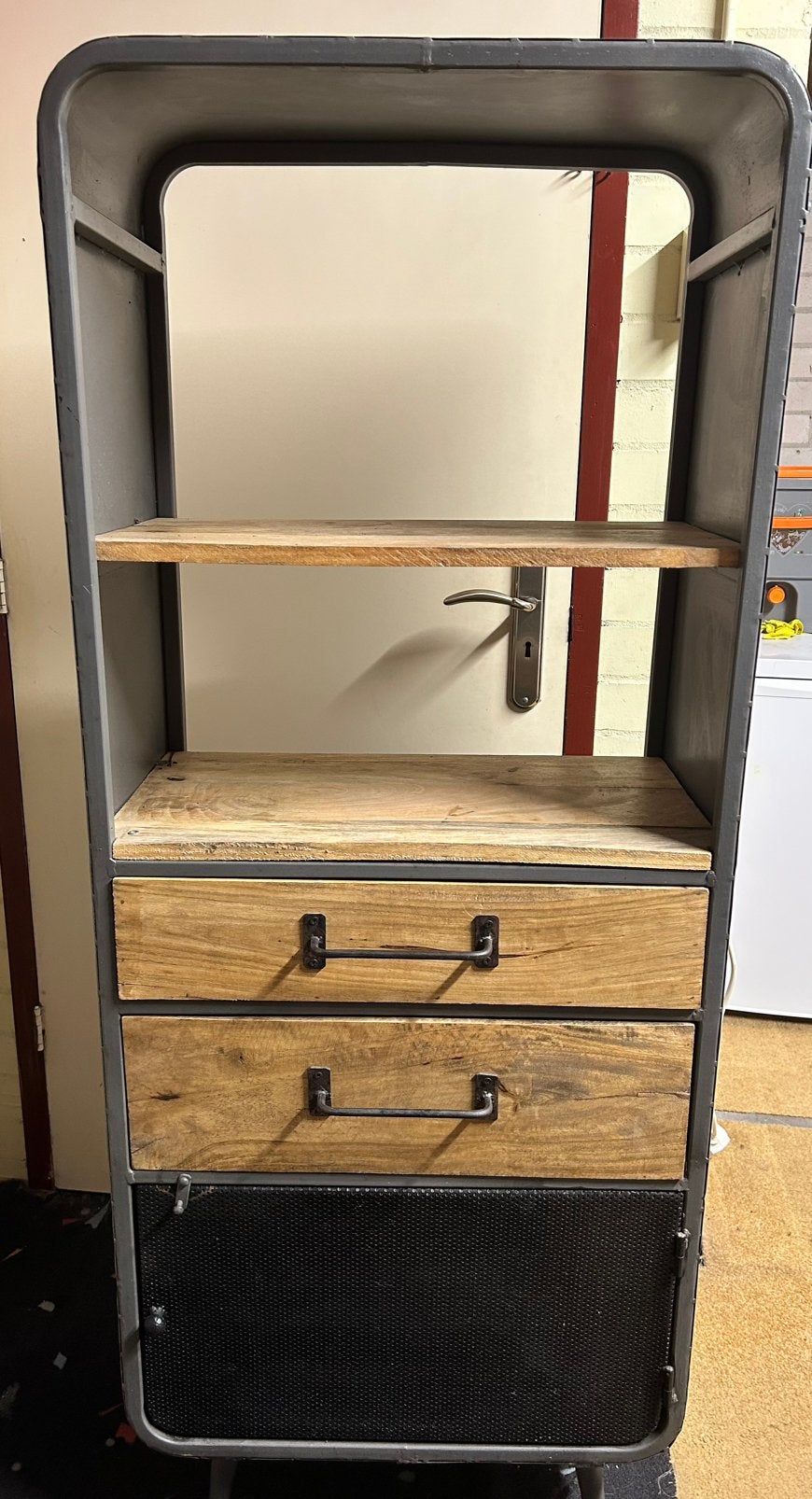 Industriële kast / wandkast met lades en metalen deurtje, Ophalen, Gebruikt