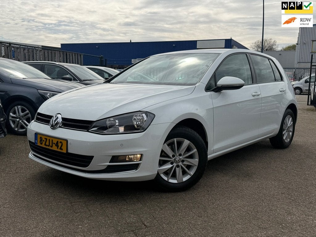 Volkswagen Golf 1.2 TSI Highline / PDC / Camera / 1ste Eig /, Auto's, Volkswagen, Voorwielaandrijving, Euro 5, Gebruikt, 4 cilinders