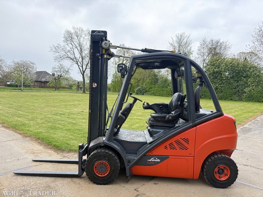 Linde 2.5 tonner diesel heftruck BJ 2014 + sideshift, Info@vanbeurdenheftrucks.nl, Linde, Diesel, Heftruck