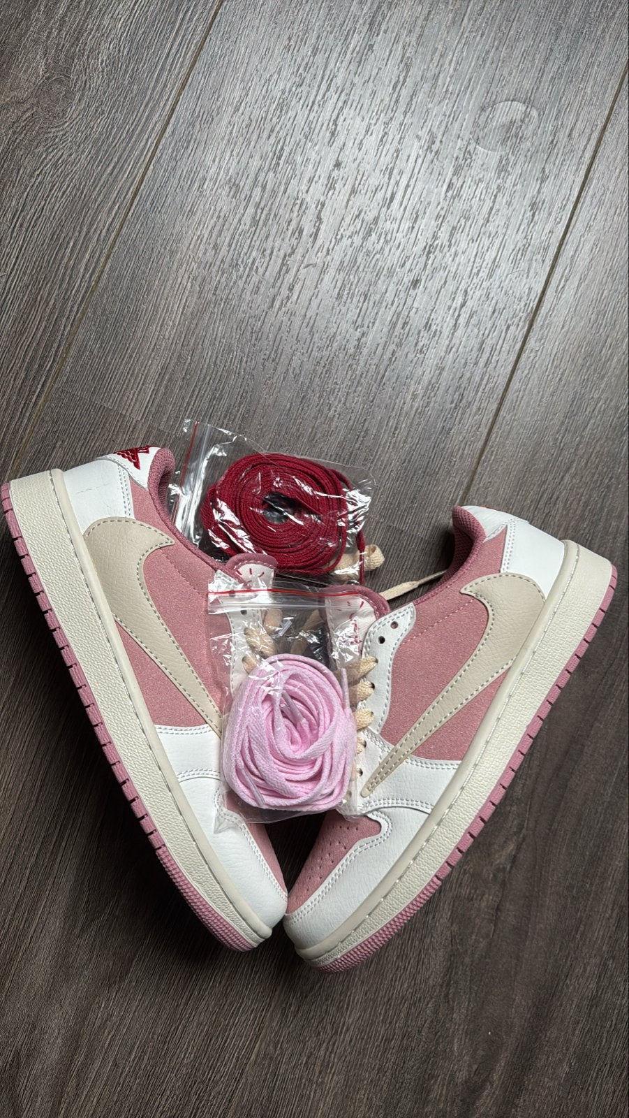 Nike Air Jordan 1 Low Roze/Wit - Maat 38, Ophalen of Verzenden, Nieuw, Roze, Sneakers of Gympen