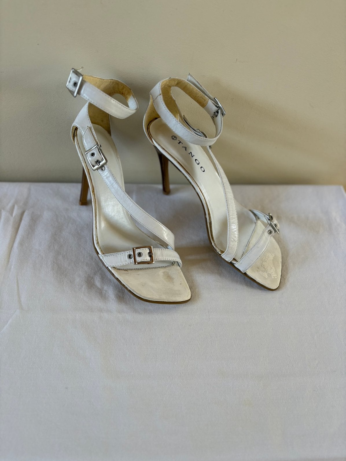 Zomerse leren witte pumps, Ophalen of Verzenden, Zo goed als nieuw, Wit