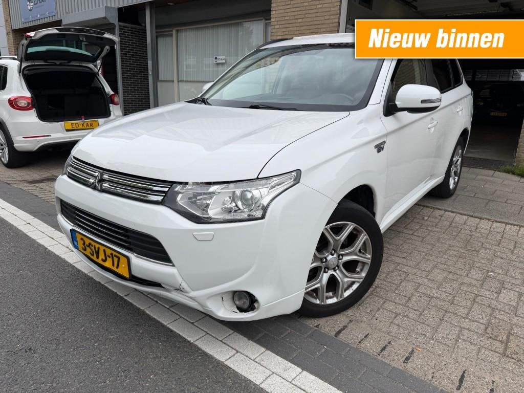 Mitsubishi OUTLANDER 2.0 PHEV Instyle DAK LEER RIJDT GOED EX, Auto's, Mitsubishi, 1998 cc, Euro 6, 4 cilinders, Stoelverwarming