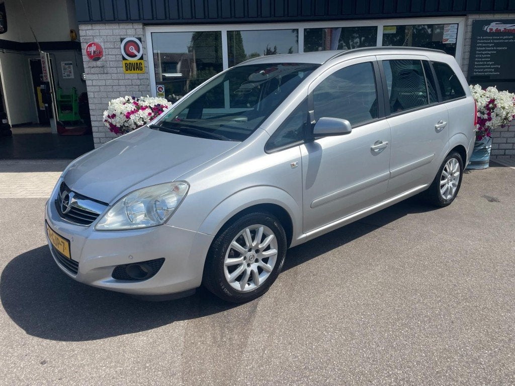 Opel ZAFIRA 1.6 TEMPTATION Navi Cruise Airco Trekhaak, Voorwielaandrijving, 4 cilinders, 1000 kg, 1405 kg