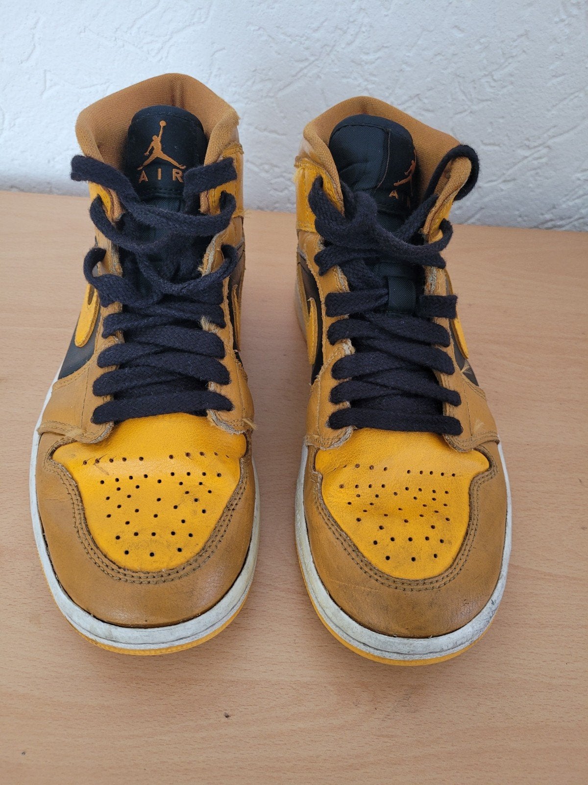 Nike Air Jordan Geel/Zwart maat 37 half, Kleding | Dames, Schoenen, Zwart, Ophalen of Verzenden, Sneakers of Gympen, Jordan