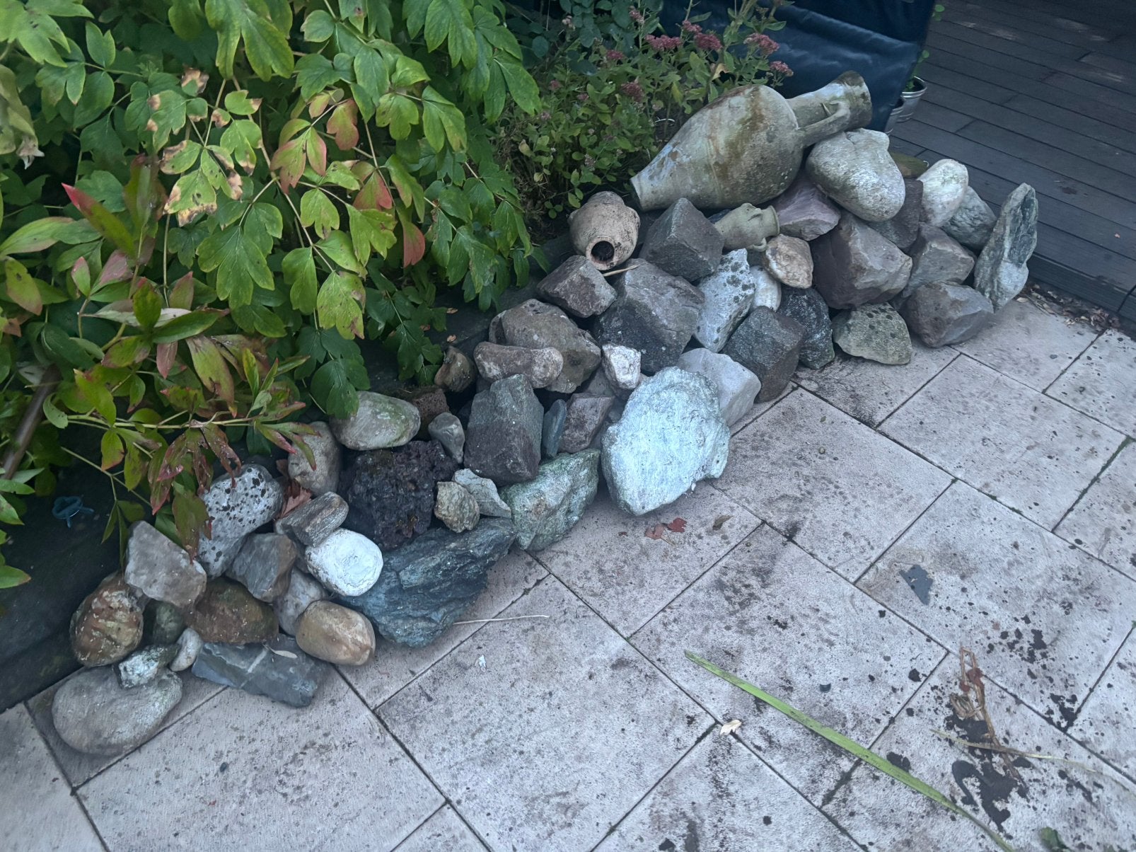 Diverse rotsen, keien en kruiken voor tuin of vijver, Tuin en Terras, Ophalen, Overige materialen, Gebruikt, Kei