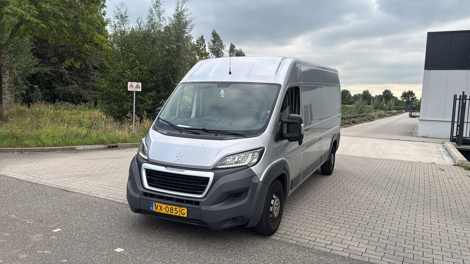 Peugeot Boxer 435 2.2 HDI L4H2 XR AIRCO MAXI GRIJS 2016, Auto's, Euro 5, Gebruikt, 4 cilinders, 150 pk