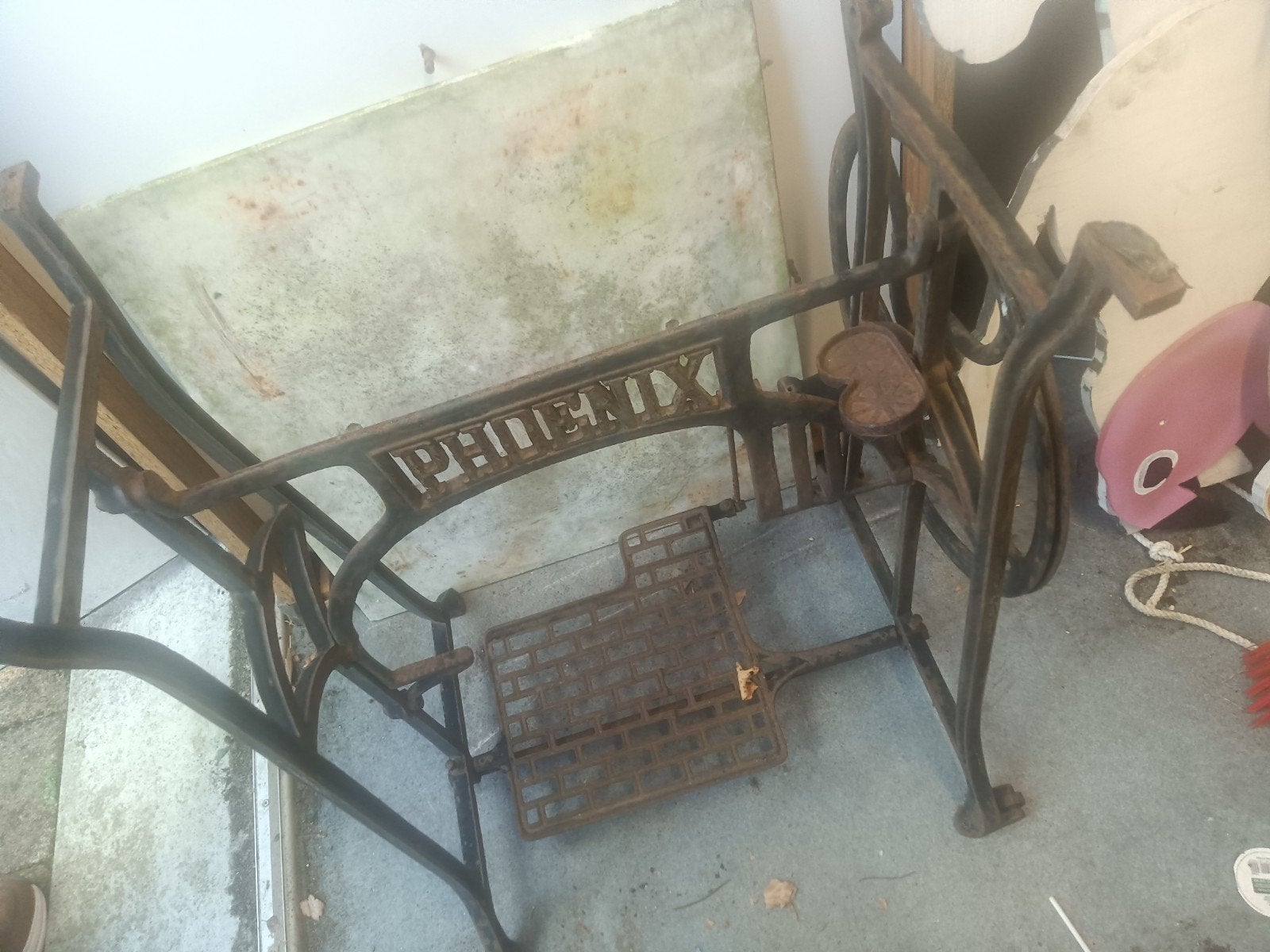oude naai machine tafel, Ophalen, Gebruikt, Hout
