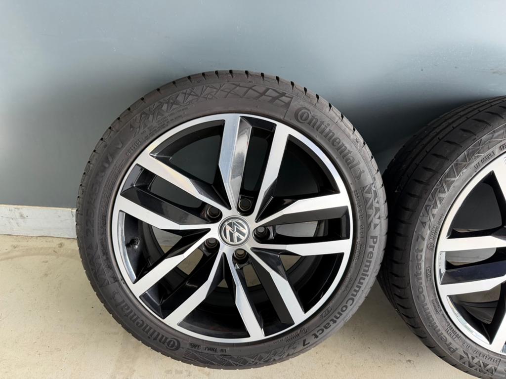 Volkswagen Golf 17 inch Madrid velgen 5x112 Orig Conti Zomer, Auto-onderdelen, Banden en Velgen, Ophalen of Verzenden, 17 inch