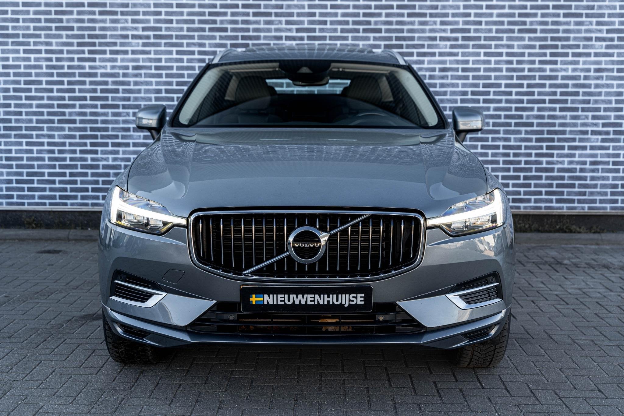 Volvo XC60 Plug-in Hybrid T6 AWD Business Pro | Trekhaak | P, Auto's, Gebruikt, Euro 6, 138 €/maand, Leder en Stof