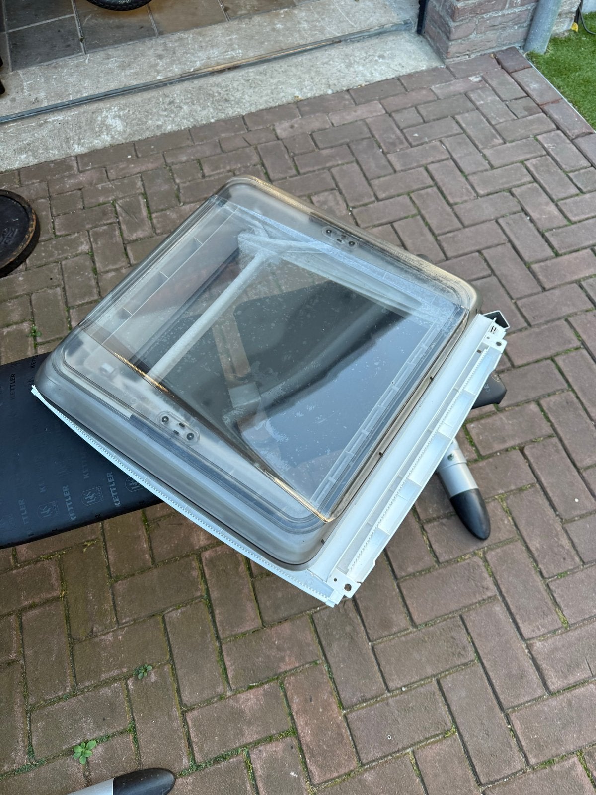 Nieuw dakraam 40x40 cm voor LMC caravan met hor, Ophalen, Nieuw
