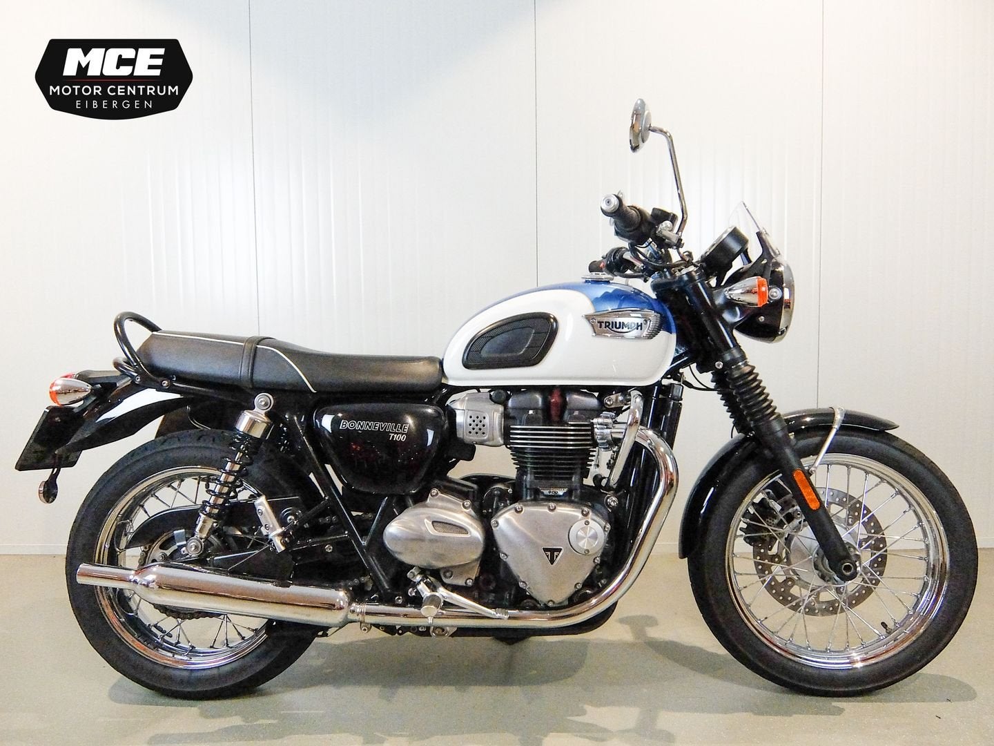 TRIUMPH BONNEVILLE T 100 (bj 2017), 2 cilinders, Chopper, Bedrijf, Onbekend