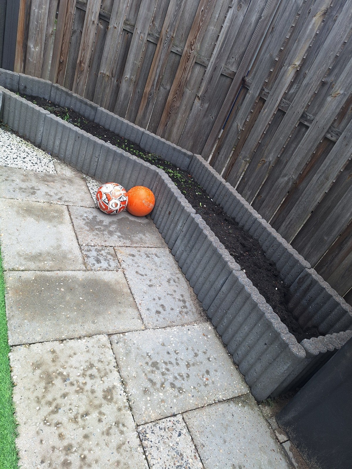 Gratis plantenbakken van beton borders, Tuin en Terras, Ophalen, Gebruikt, Minder dan 30 cm, 100 cm of meer
