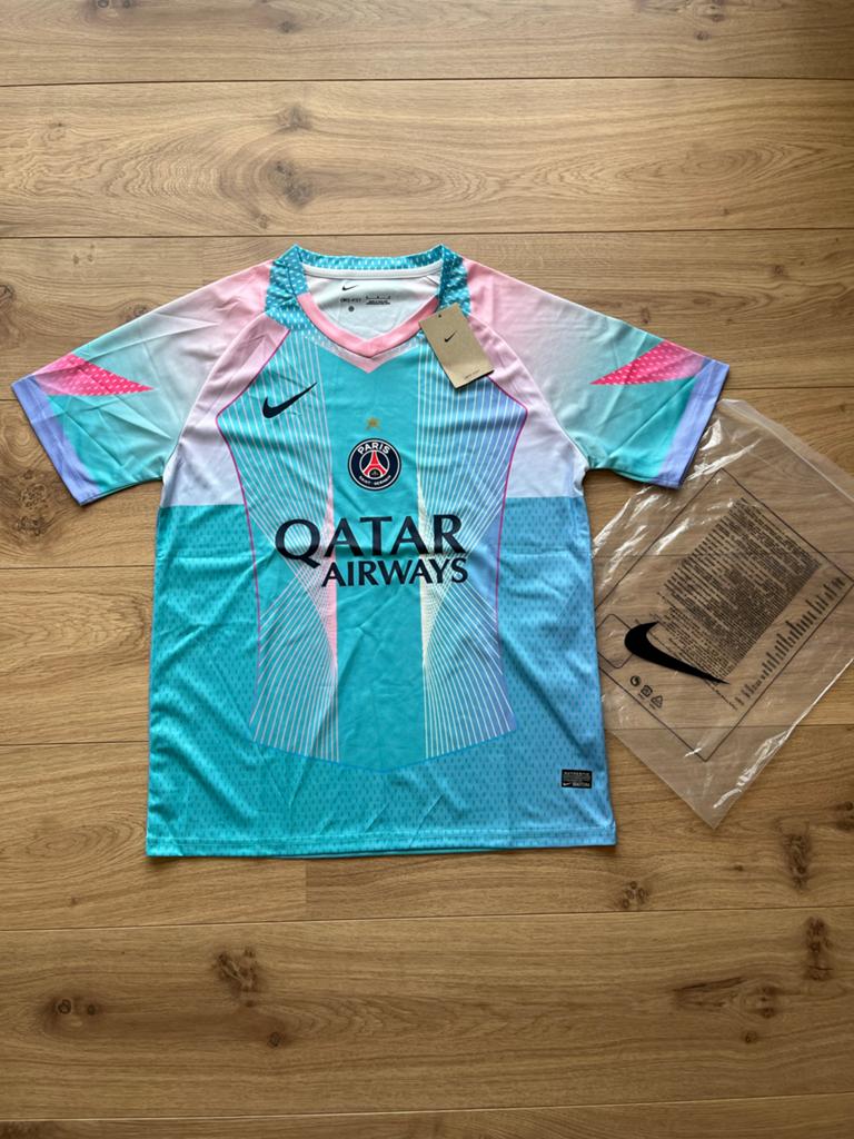 PSG Nike voetbalshirt - Maat M - Nieuw met kaartjes, Ophalen of Verzenden, Nieuw, Maat 48/50 (M), Overige kleuren