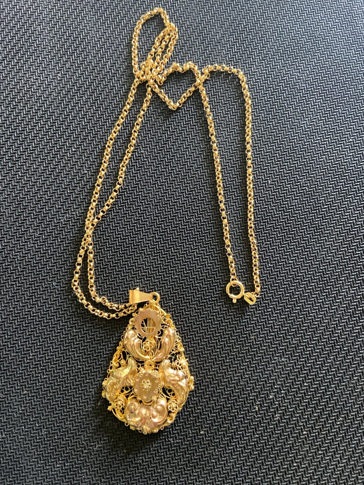 Gouden mutsenbel met gouden ketting 14 karaats goud, Ophalen, Goud, Ketting