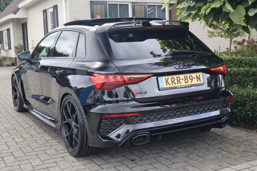 Audi RS3 Sportback (400PK) Keramisch/Pano/RS uitlaat/HUD/VOL, Auto's, Audi, Automaat, Gebruikt, RS3, Leder