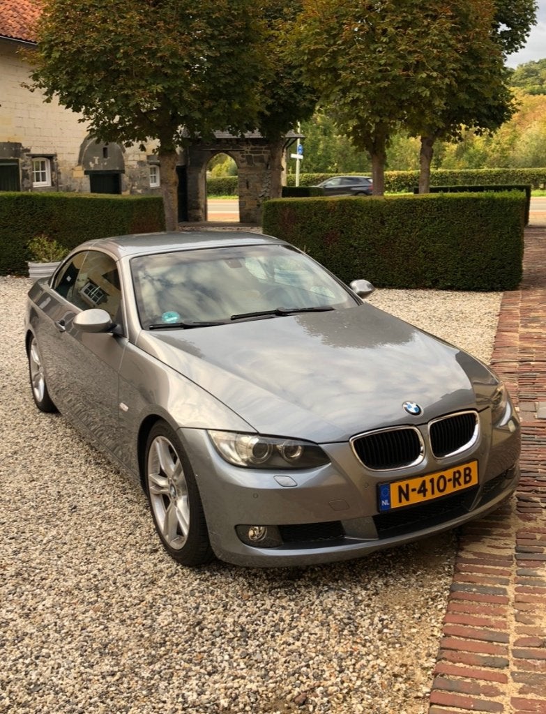 Foto 2 van BMW 3-Serie 3.0 I 330 Cabrio AUT 2008 Grijs