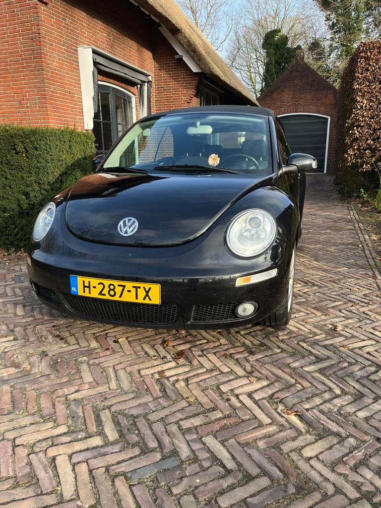 Volkswagen Beetle (Kever) 1.6 Cabriolet Highline  2008 Zwart, Auto's, Volkswagen, Stof, 4 cilinders, Cabriolet, 4 stoelen