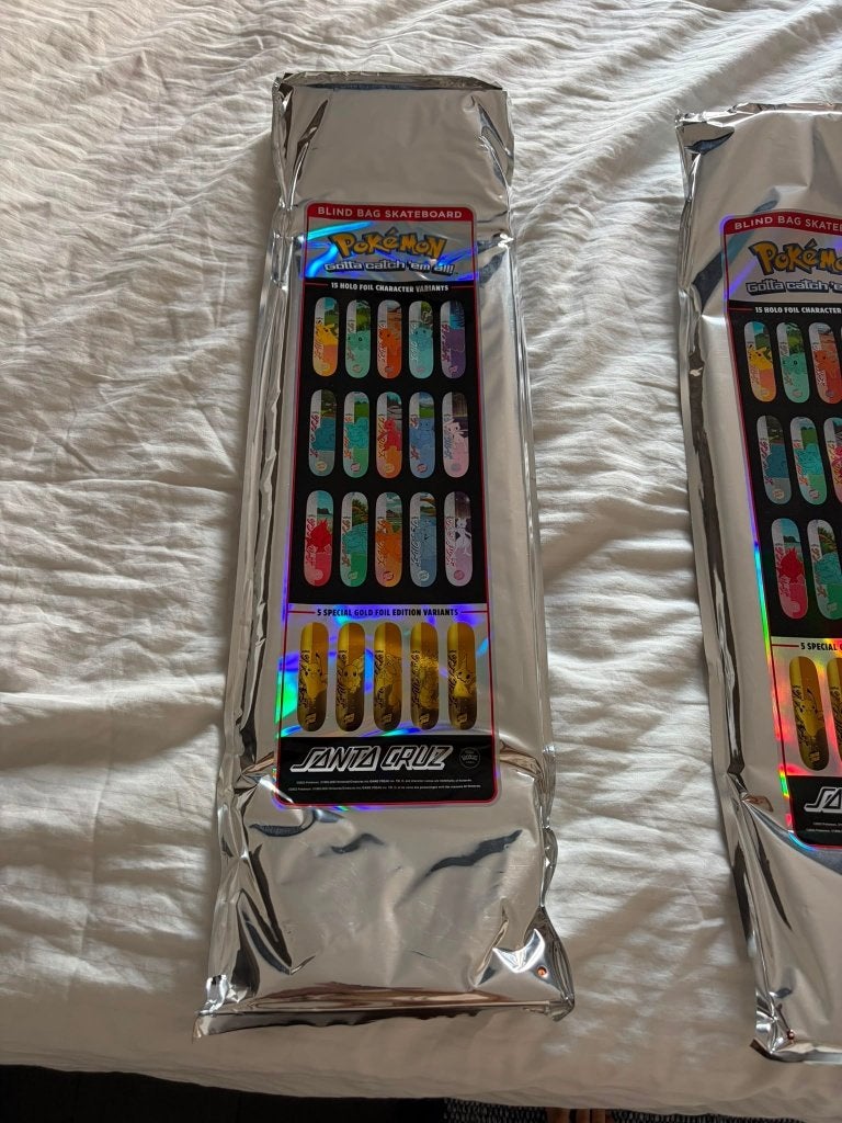 Santa Cruz x Pokémon Skateboard Deck Blind Bag, Sport en Fitness, Skateboarden, Ophalen of Verzenden, Nieuw, Skateboard